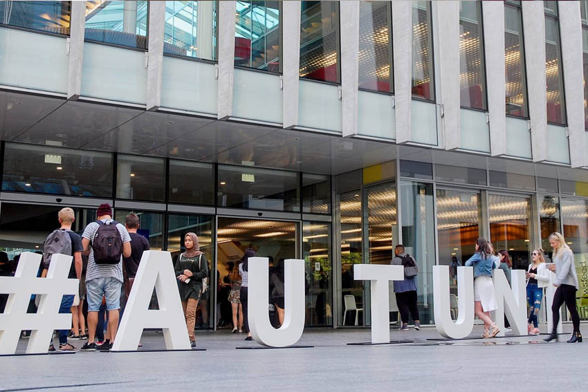 Students on AUT Campus