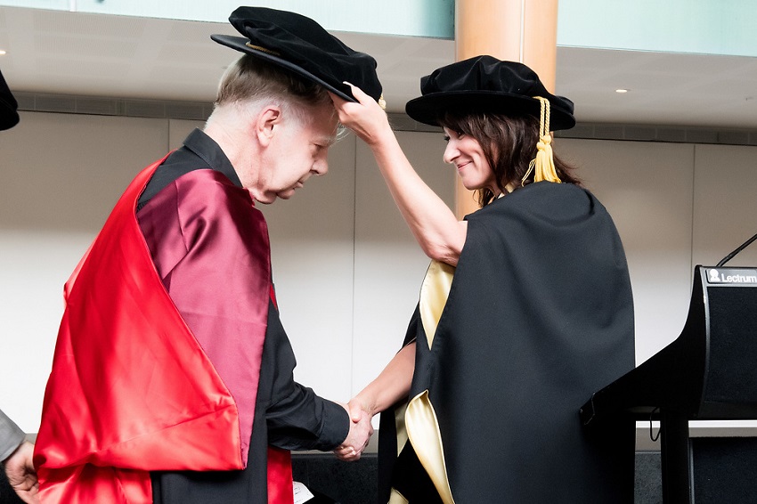 Max Gimblett accepts honorary doctorate