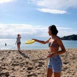 Frisbee at Oneroa Beach, Waiheke-Island