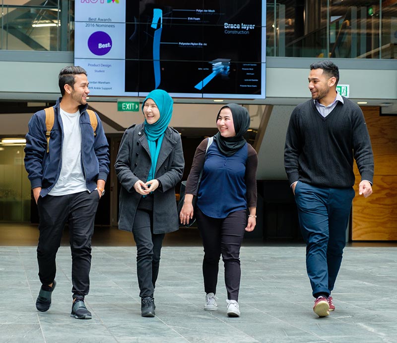 Students walking together at AUT