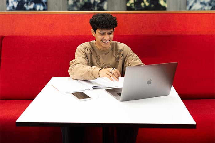 New students attending Orientation at AUT