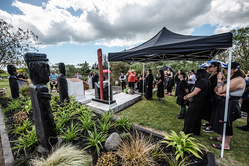 Decolonising Māori death practices