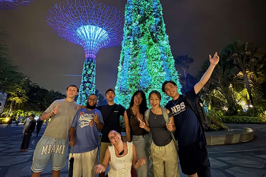 Jessica studies and explores abroad