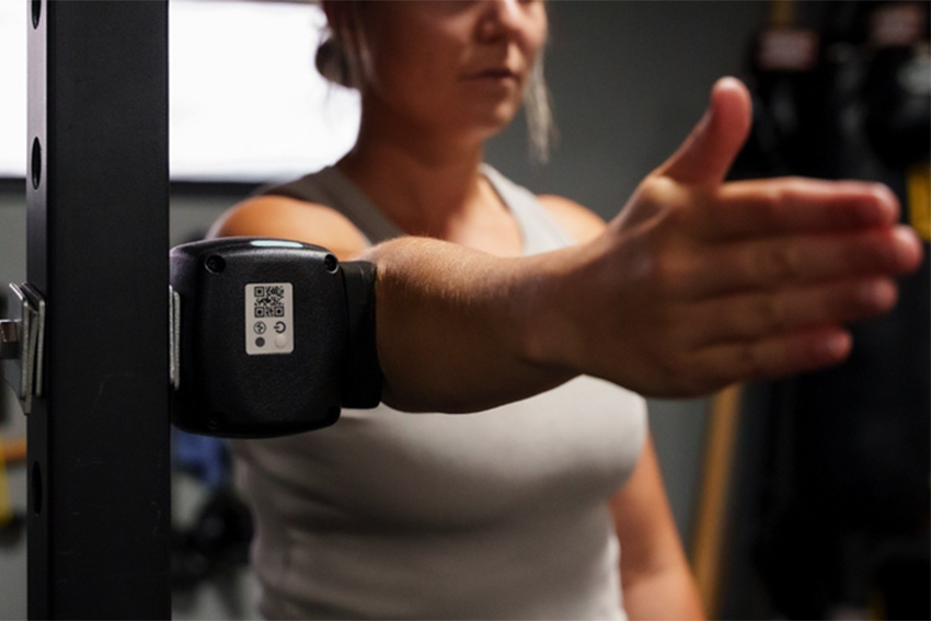 An athlete using the Hawkin TruStrength dynamometer developed by AUT Professor John Cronin