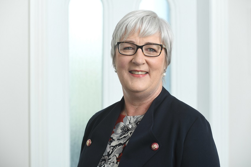 Headshot of AUT Professor Kate Kearins