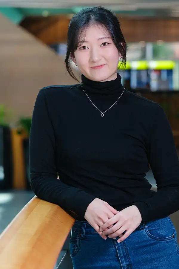 Yujin (Bella) Han